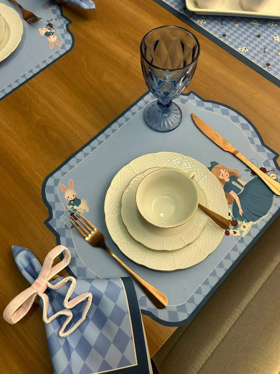 Kit de Mesa Posta Alice no país das maravilhas - PG laço rosa