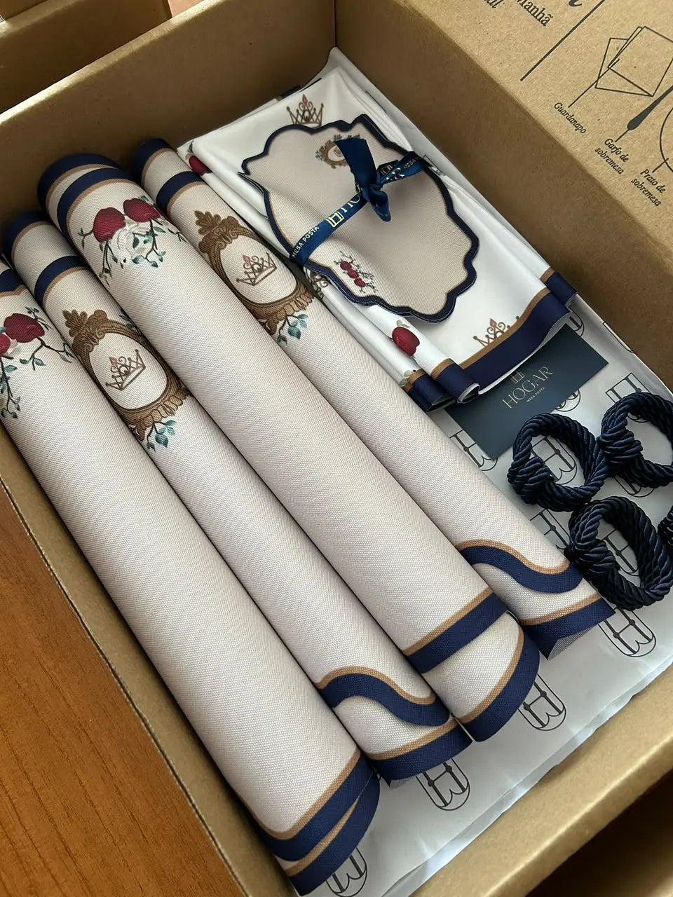 Kit de Mesa Posta Branca de Neve - PG clássico azul marinho
