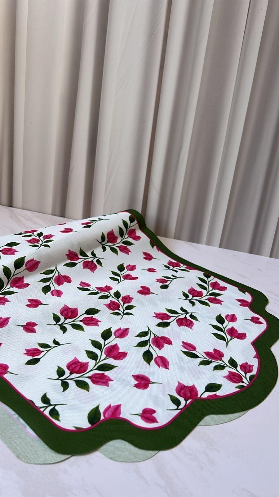 Trilho De Mesa Bougainville